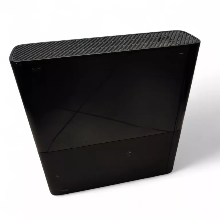 xbox-360-e-250gb-3x-pad-kinect-zasilacz-wersja-konsoli-205974-225546