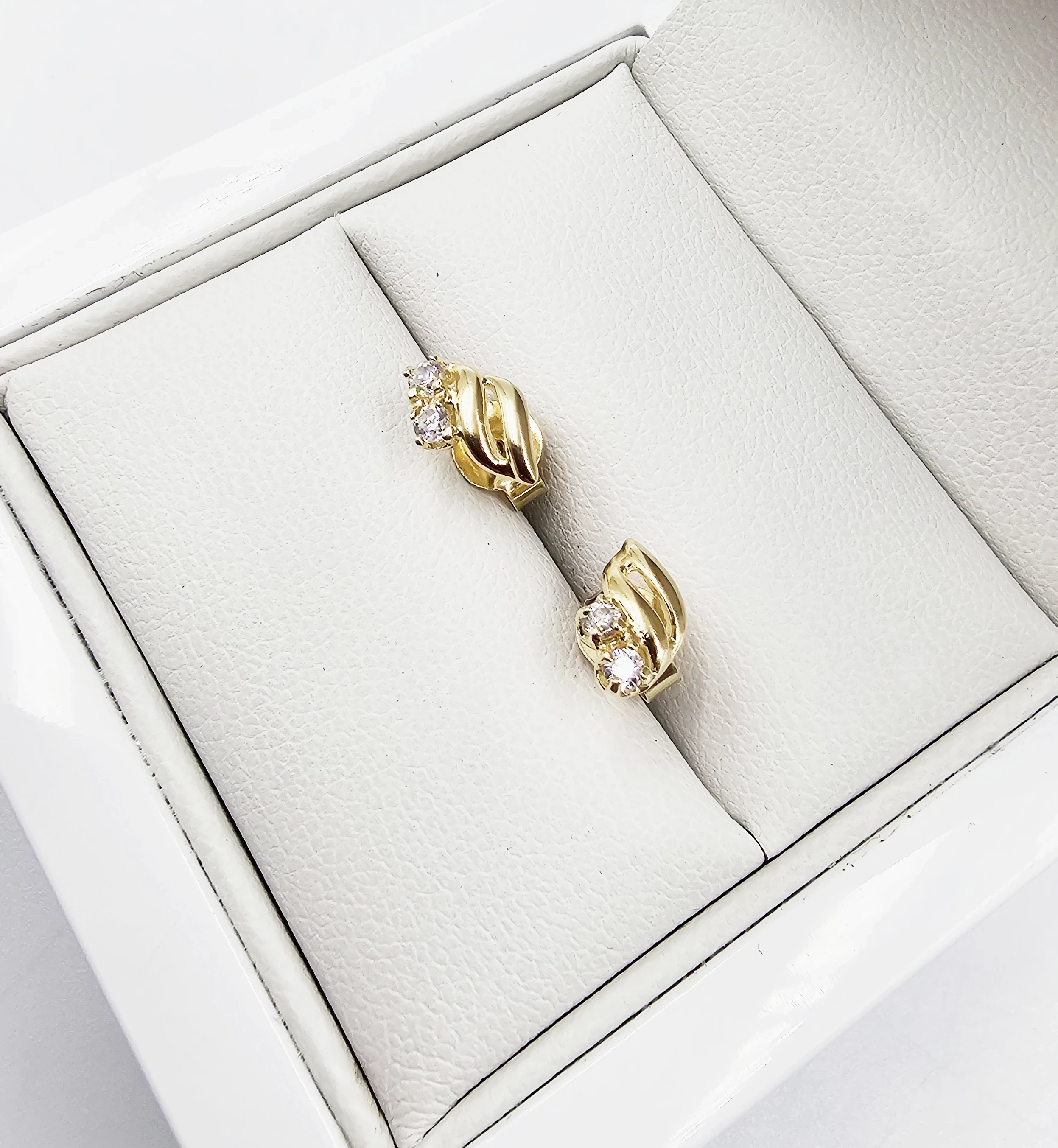 zlote-kolczyki-z-cyrkoniami-115gr-p585-powstancow-slaskich-122-wroclaw