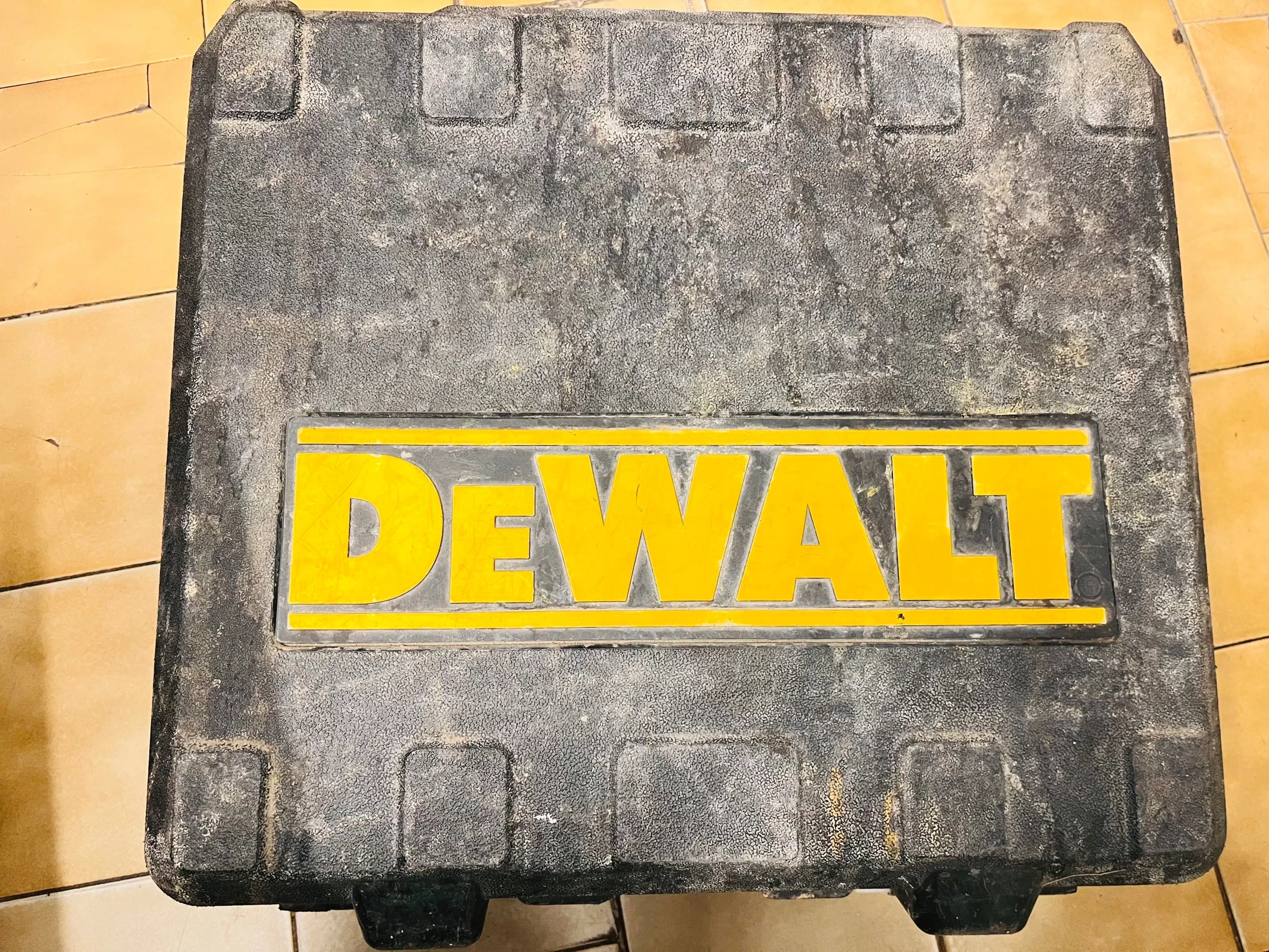 laser-krzyzowy-dewalt-30-m-dw079-zestaw-marka-248811-950256
