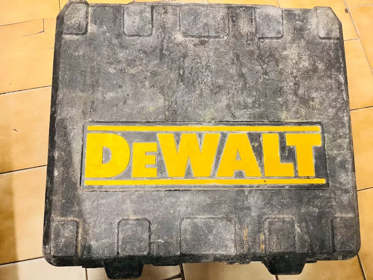 laser-krzyzowy-dewalt-30-m-dw079-zestaw-marka-248811-950256