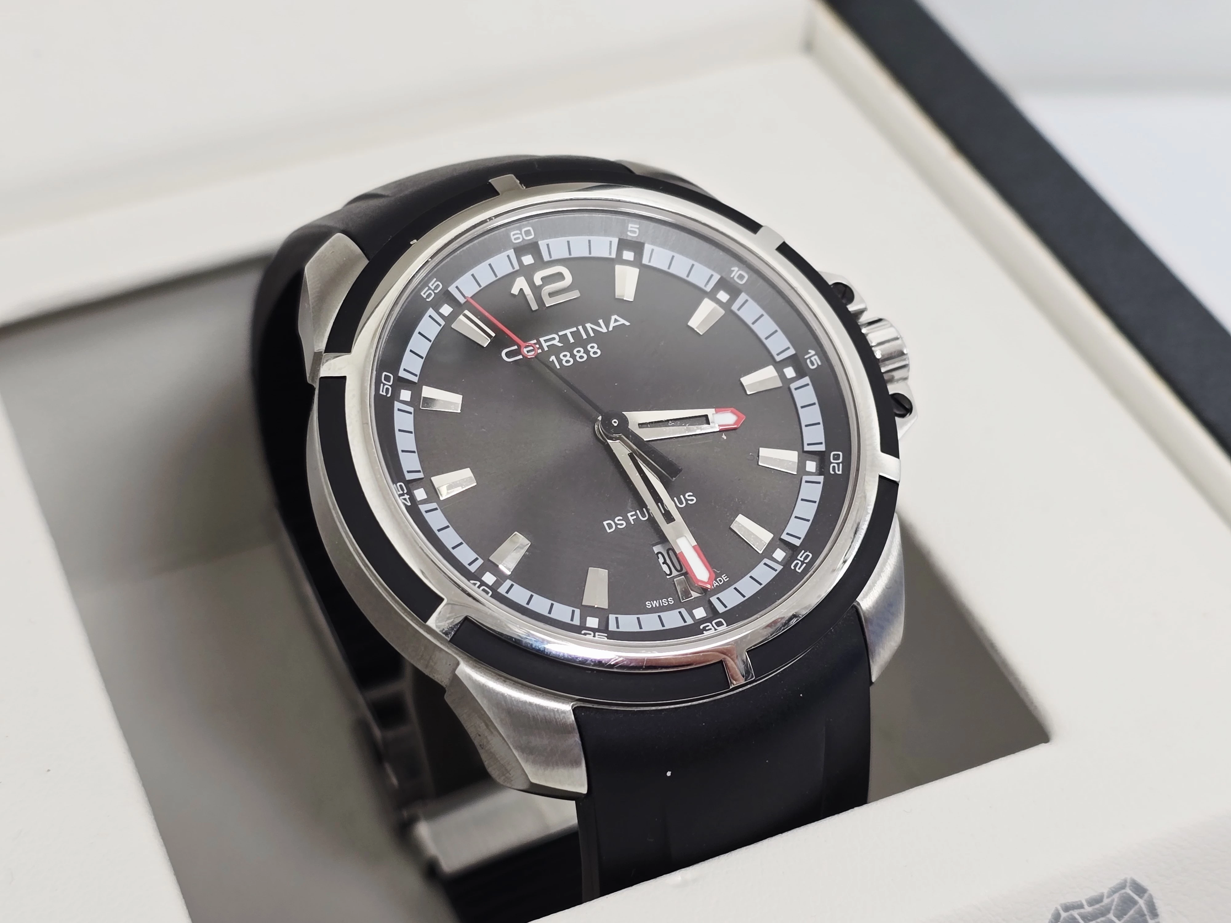 zegarek-certina-ds-furious-c0114102105700-mechanizm-18738-1