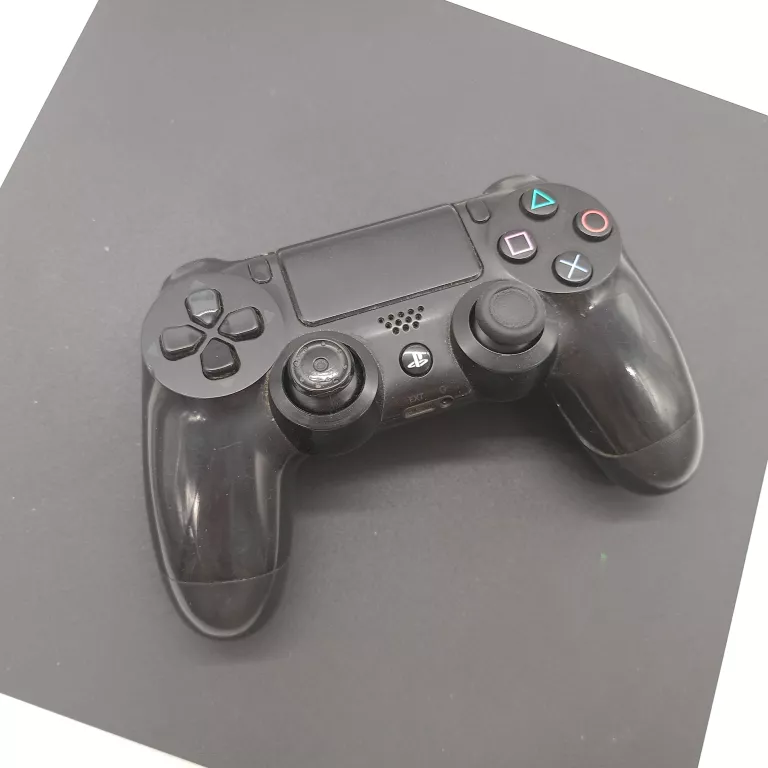 KONSOLA PLAYSTATION 4 1TB + PAD