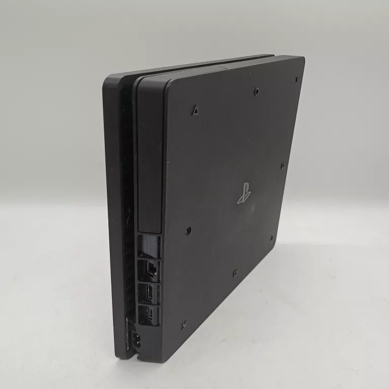 KONSOLA PLAYSTATION 4 1TB + PAD