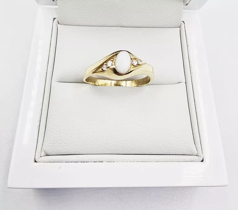 ZŁOTY PIERŚCIONEK Z KAMIENIAMI 2,97GR, P.585