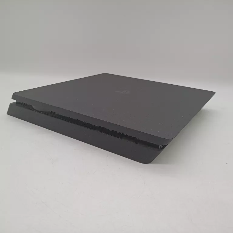 KONSOLA PLAYSTATION 4 1TB + PAD
