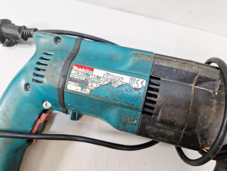 WIERTARKA UDAROWA MAKITA HP2030 720W