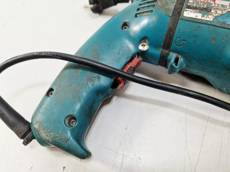 WIERTARKA UDAROWA MAKITA HP2030 720W