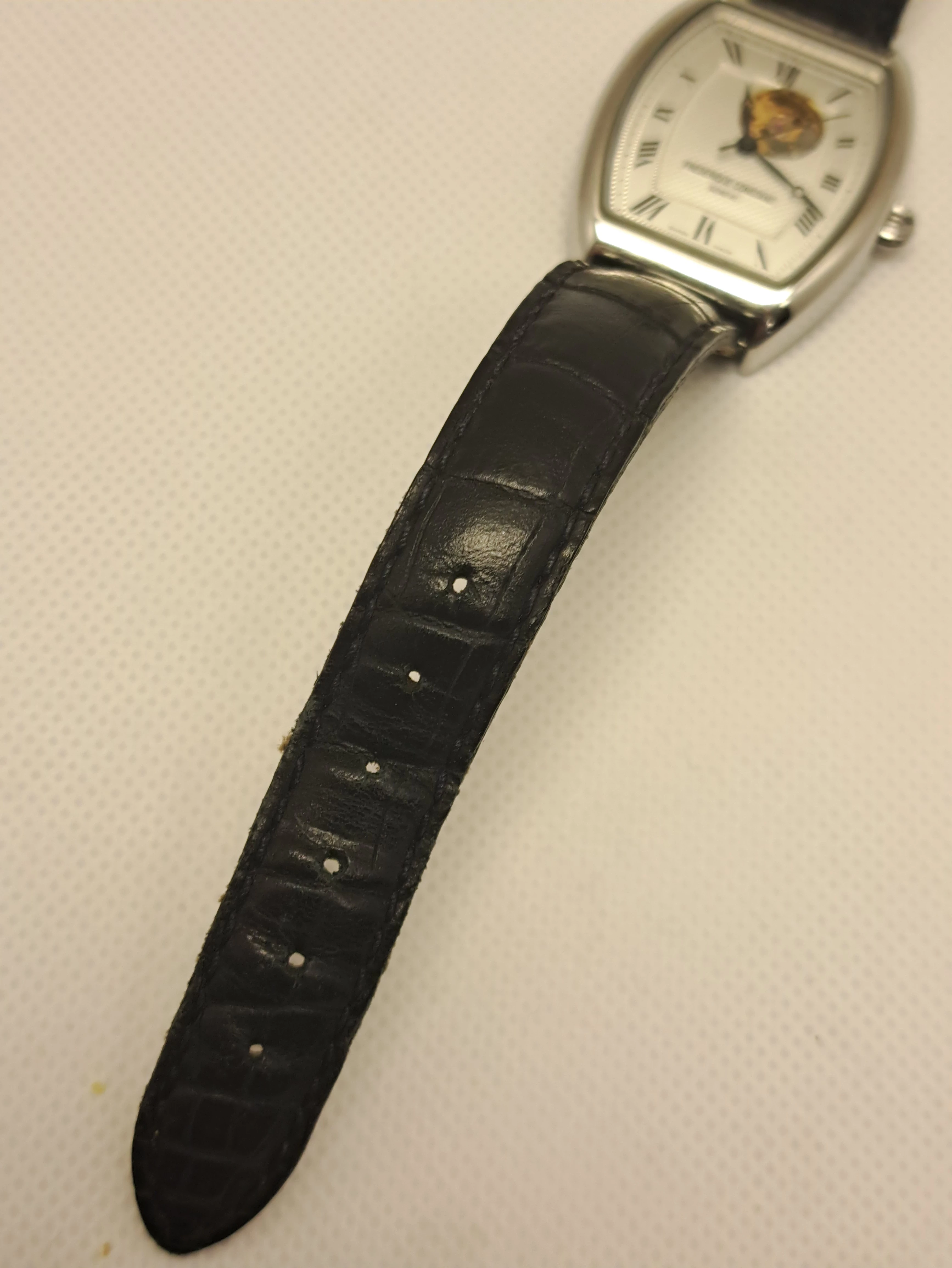 zegarek-frederique-constant-1079896-ksztalt-koperty-129223-2