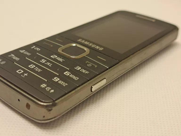 TELEFON SAMSUNG GT-S5610