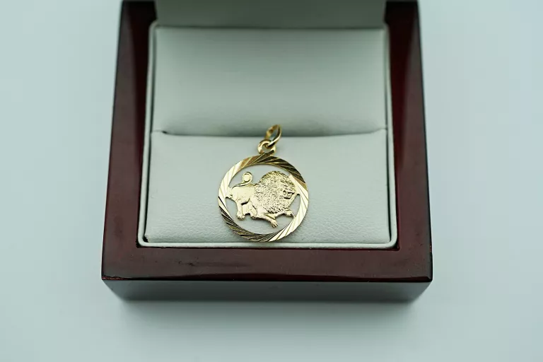 PIĘKNA ZŁOTA ZAWIESZKA - ZNAK ZODIAKU - LEW - P333 8K