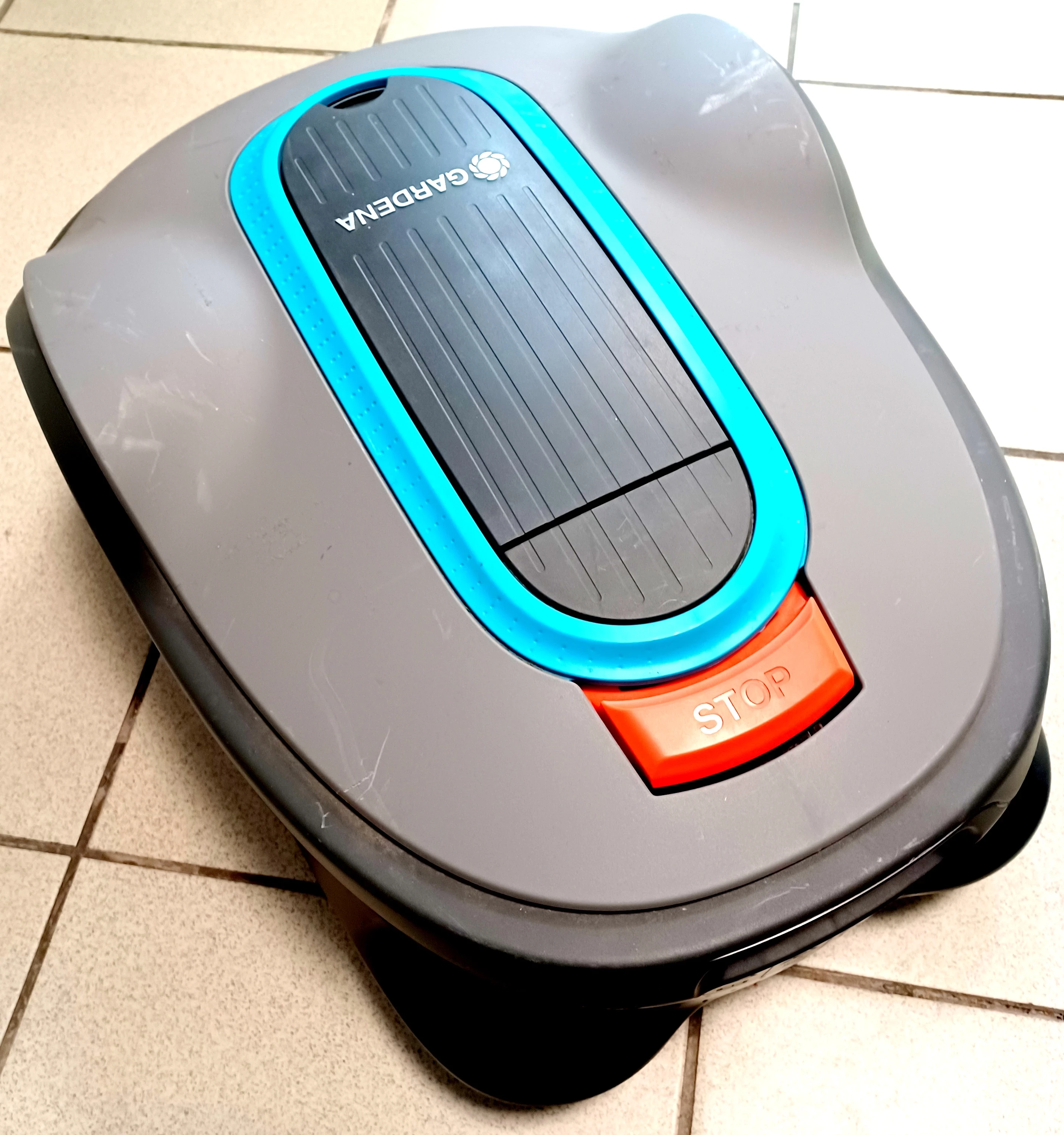 robot-koszacy-gardena-sileno-city-500-15002-32-sterowanie-bluetooth-szerokosc-koszenia-1600