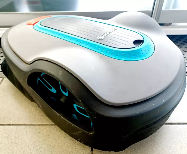 robot-koszacy-gardena-sileno-city-500-15002-32-sterowanie-bluetooth-stan-11323-2