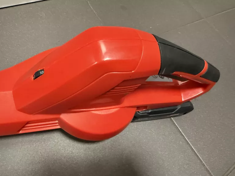 DMUCHAWA DO LIŚCI EINHELL AKUMULATOROWA GE-CL 18 LI E  210KM/H AKU+ŁAD