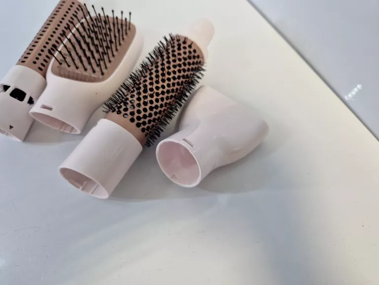 LOKÓWKO SUSZARKA Z JONIZACJĄ PHILIPS 4 NASADKI 800W BHA310/00