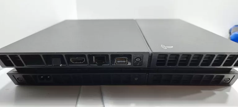 KONSOLA PS4 2X PAD 500 GB