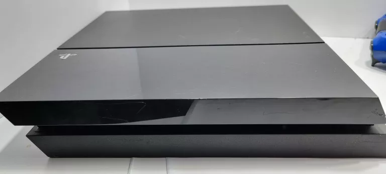 KONSOLA PS4 2X PAD 500 GB