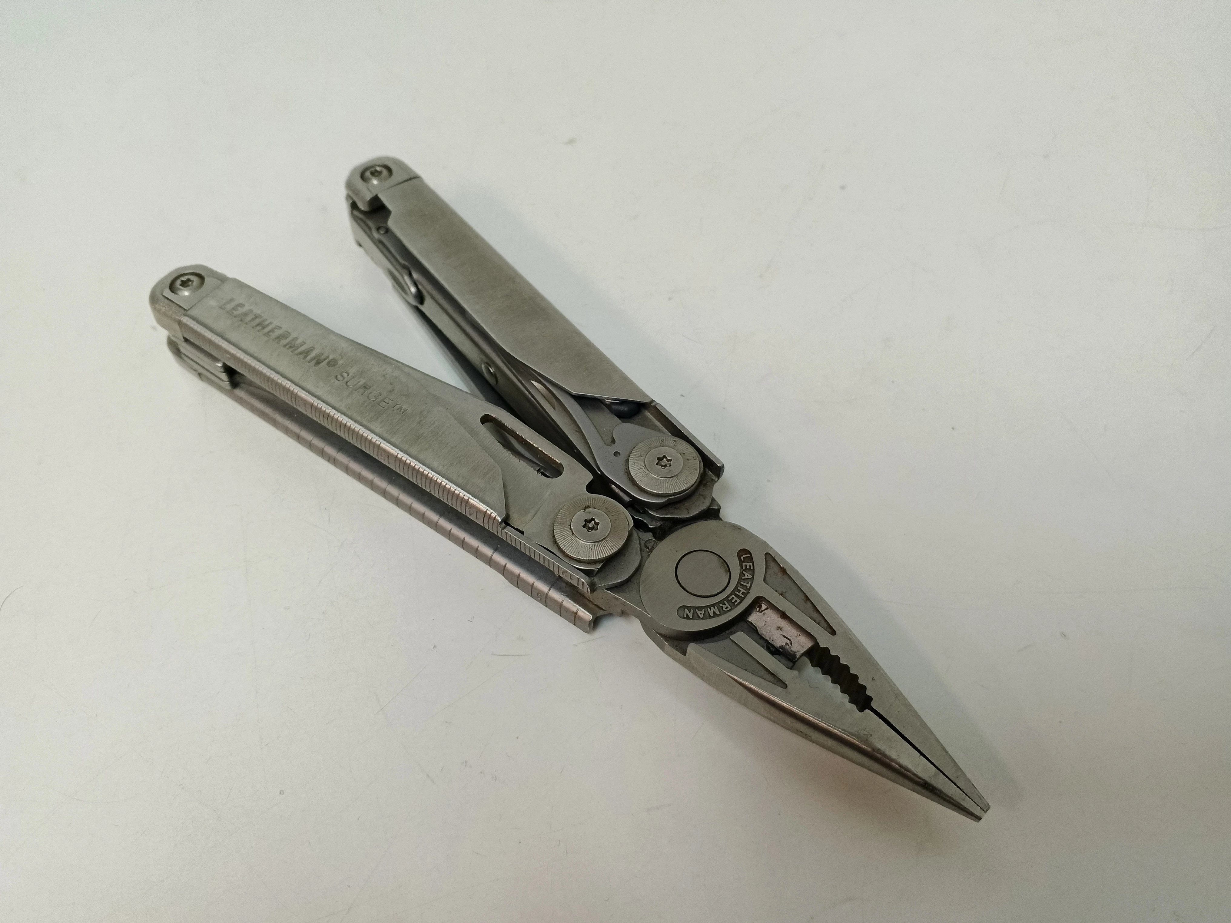 multitool-leatherman-surge-model-831334033648