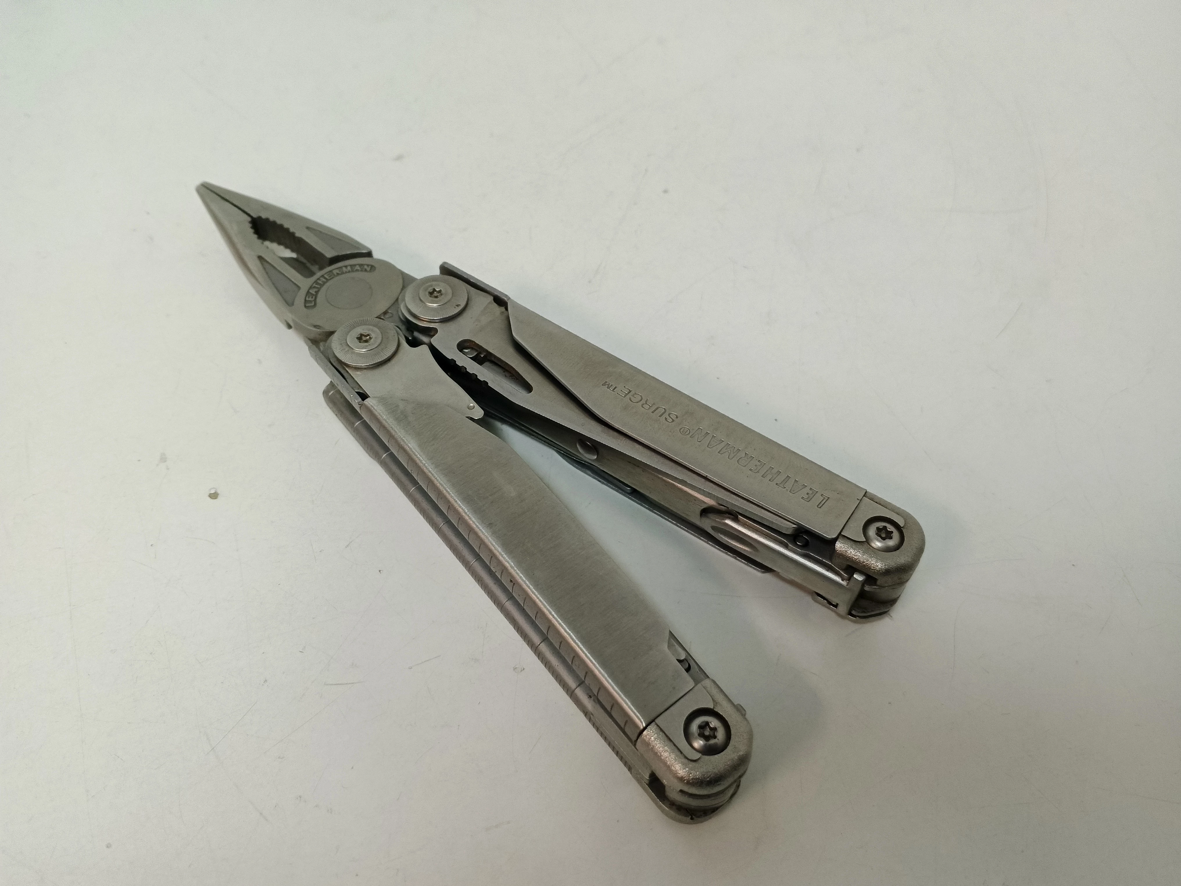 multitool-leatherman-surge-stan-11323-2