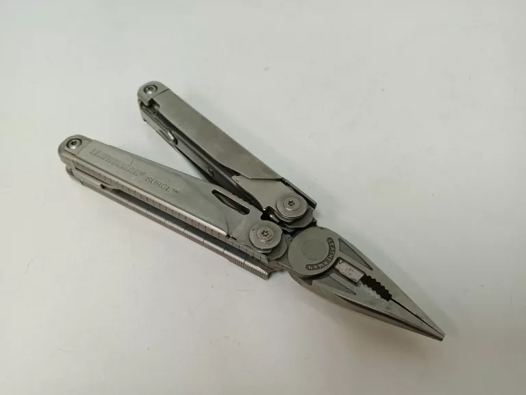 MULTITOOL LEATHERMAN SURGE