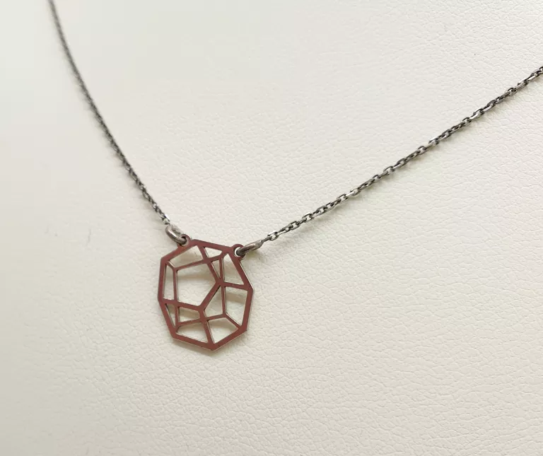 CELEBRYTKA FIGURA GEOMETRYCZNA SREBRO 925 1,4G