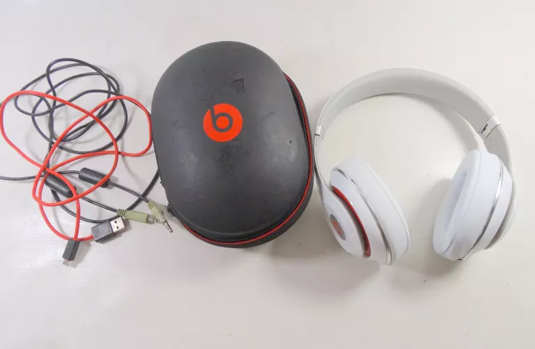 BEATS SOLO 2 SŁUCHAWKI ETUI