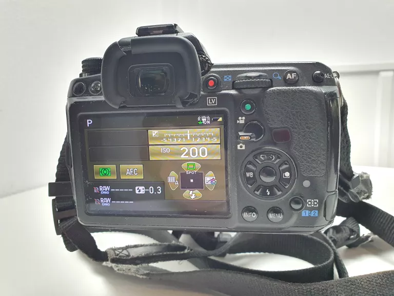 lustrzanka-pentax-k-3-ii-z-obiektywem-sigma-50-500-45-63-apo-hsm-zdjecia-seryjne-1200