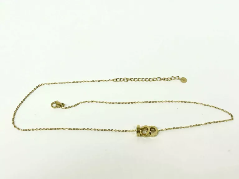 PRZEPIĘKNA CELEBRYTKA ZE STALI CHIRURGICZNEJ  |  CP4137