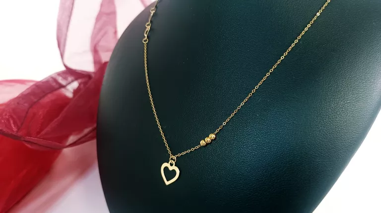 ZŁOTY LAŃCUSZEK CELEBRTYKA Z SERCEMI I KULECZKAMI 1,16G 585P 45CM