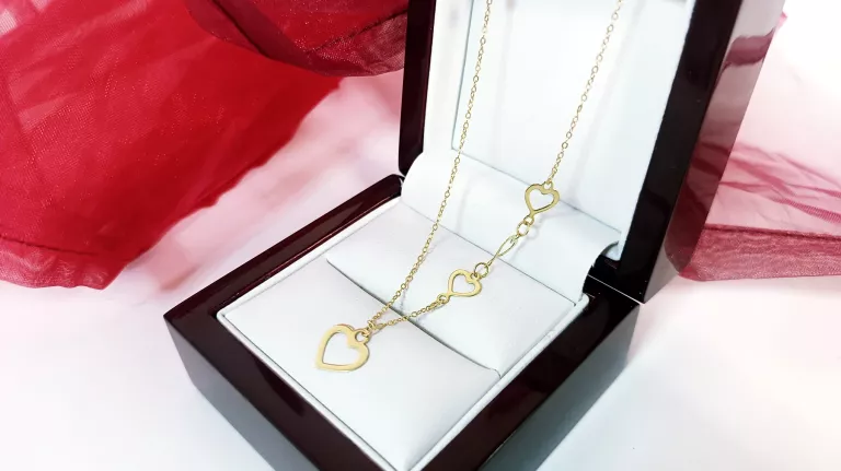 ZŁOTY LAŃCUSZEK CELEBRTYKA Z SERCEMI I KULECZKAMI 1,16G 585P 45CM