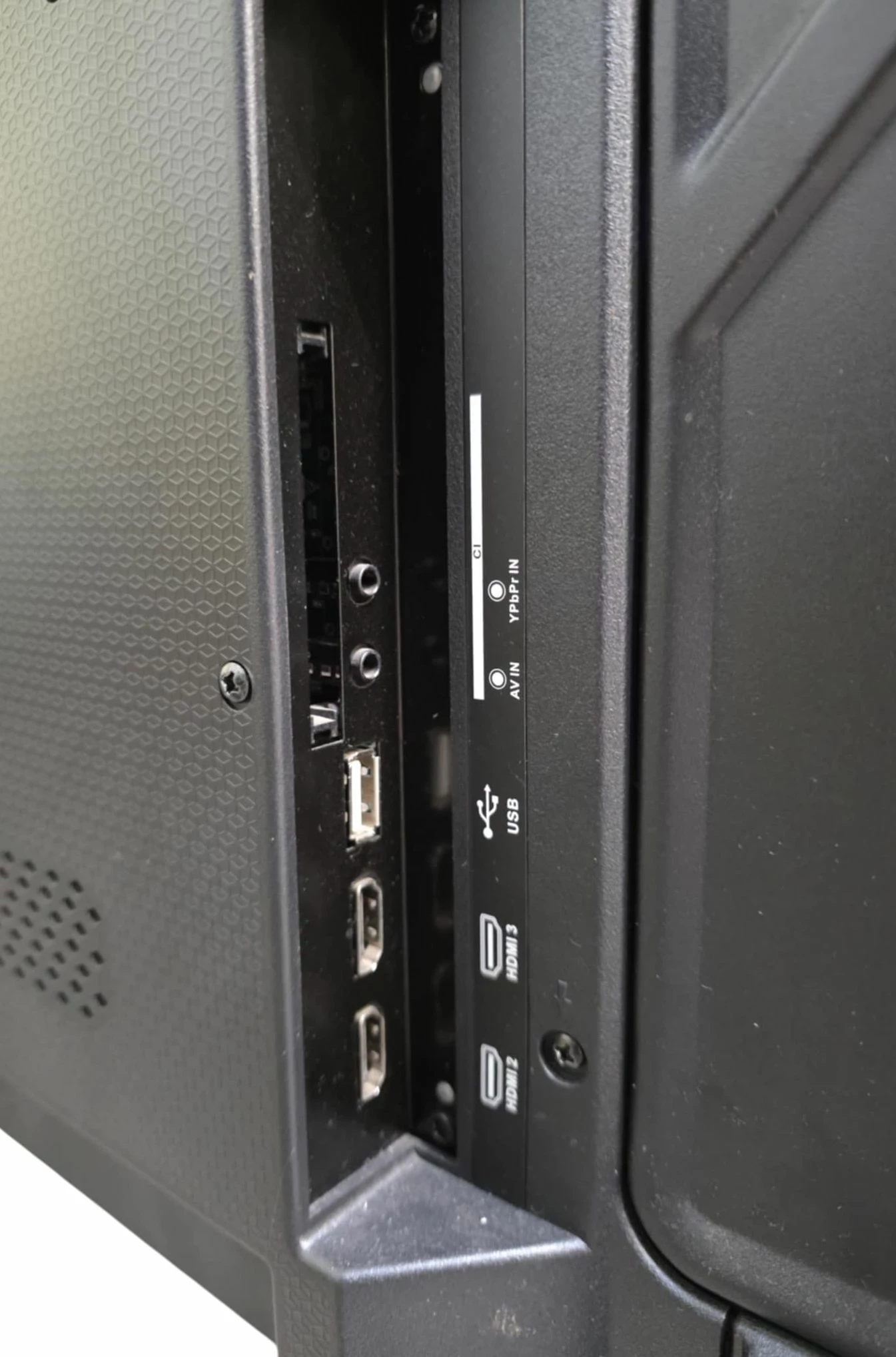 telewizor-smart-tech-le-39z1-pilot-przekatna-ekranu-cale-39