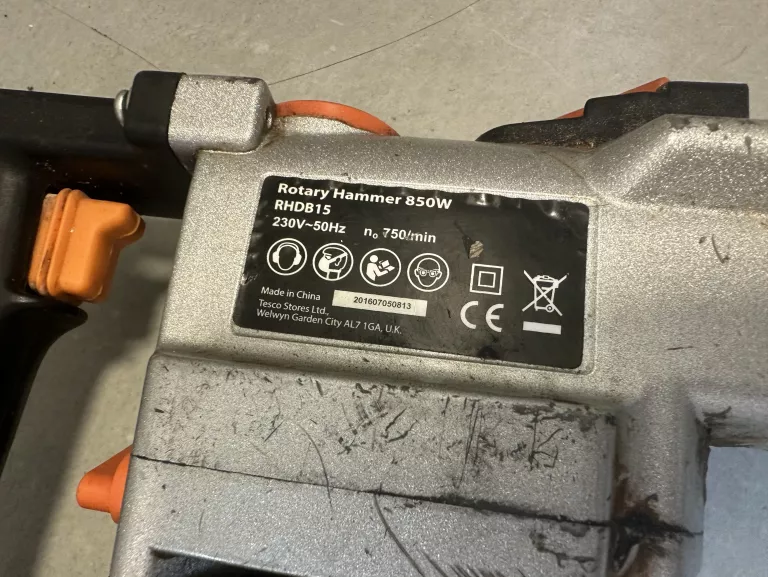 mlotowiertarka-tesco-rotary-hammer-rhdb15-850w-stan-11323-2