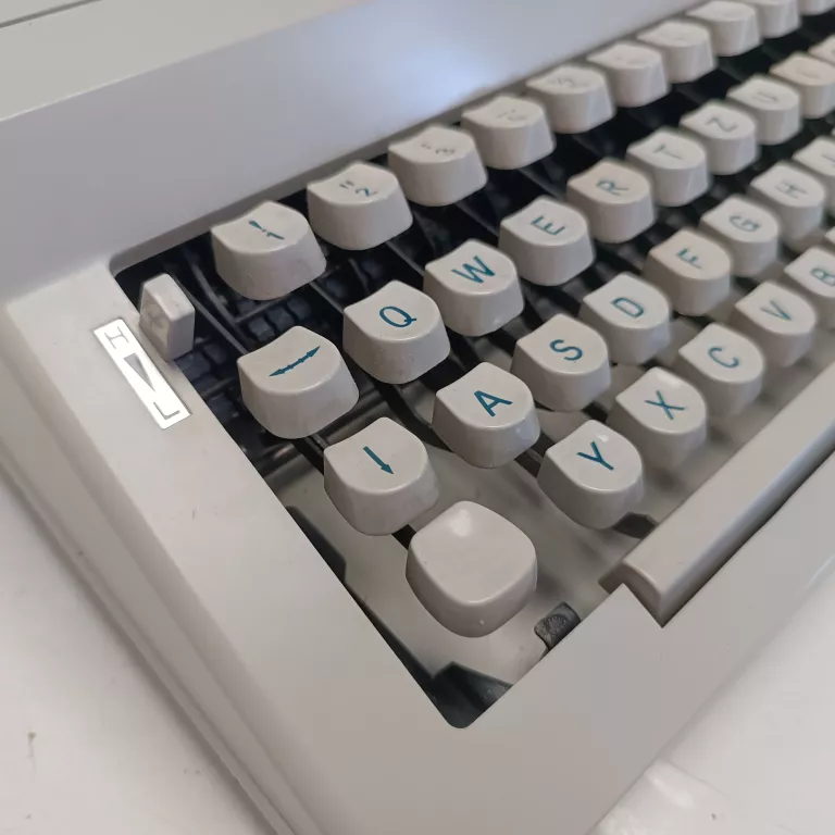 MASZYNA DO PISANIA FACIT 1600