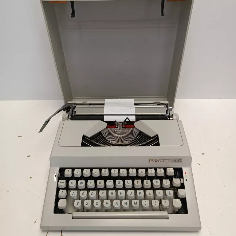 MASZYNA DO PISANIA FACIT 1600