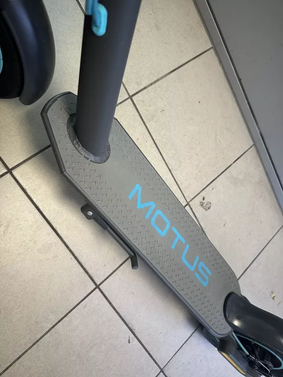 HULAJNOGA ELEKTRYCZNA MOTUS SCOOTY 10 LITE