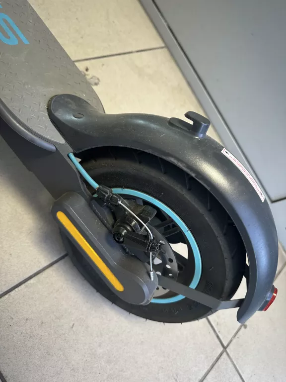 HULAJNOGA ELEKTRYCZNA MOTUS SCOOTY 10 LITE