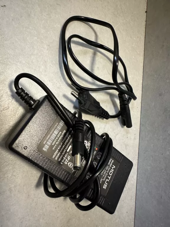 HULAJNOGA ELEKTRYCZNA MOTUS SCOOTY 10 LITE