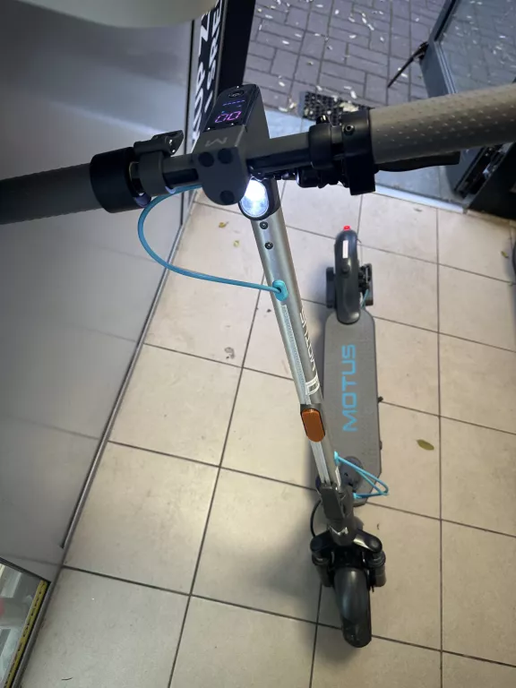 HULAJNOGA ELEKTRYCZNA MOTUS SCOOTY 10 LITE