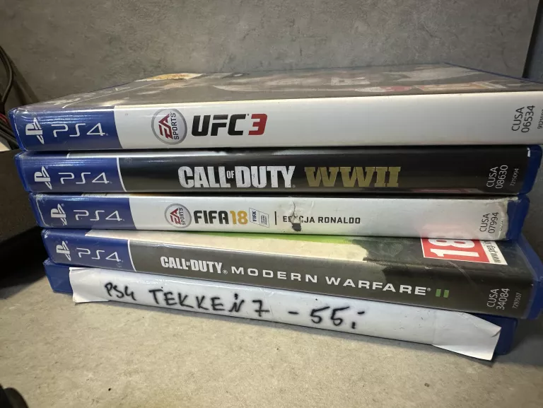 KONSOLA PS4 FAT 500GB + 2 PADY+VR+ GRY ZESTAW.