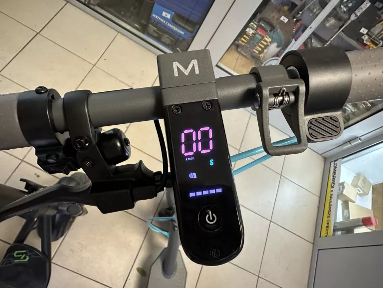 HULAJNOGA ELEKTRYCZNA MOTUS SCOOTY 10 LITE