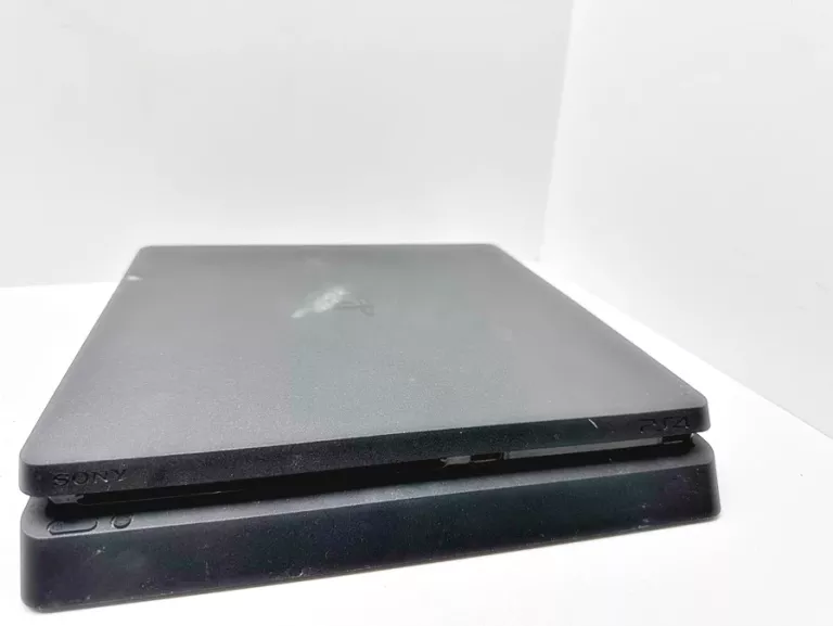KONSOLA PS4 SLIM + PAD