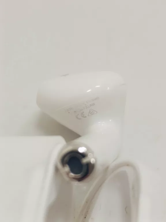 SŁUCHAWKI AIRPODS A2031