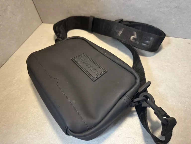 TOREBKA HUNTER  MAŁA CZARNA