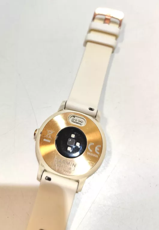 smartwatch-garmin-vivoactive-3-material-koperty-212886-258010