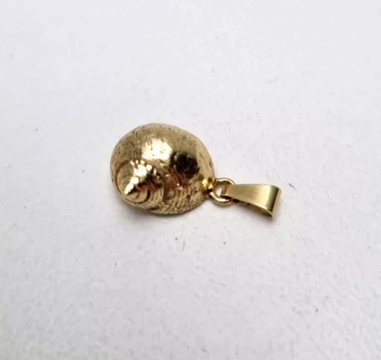 PIĘKNA ZŁOTA ZAWIESZKA MUSZELKA P585 3,89G