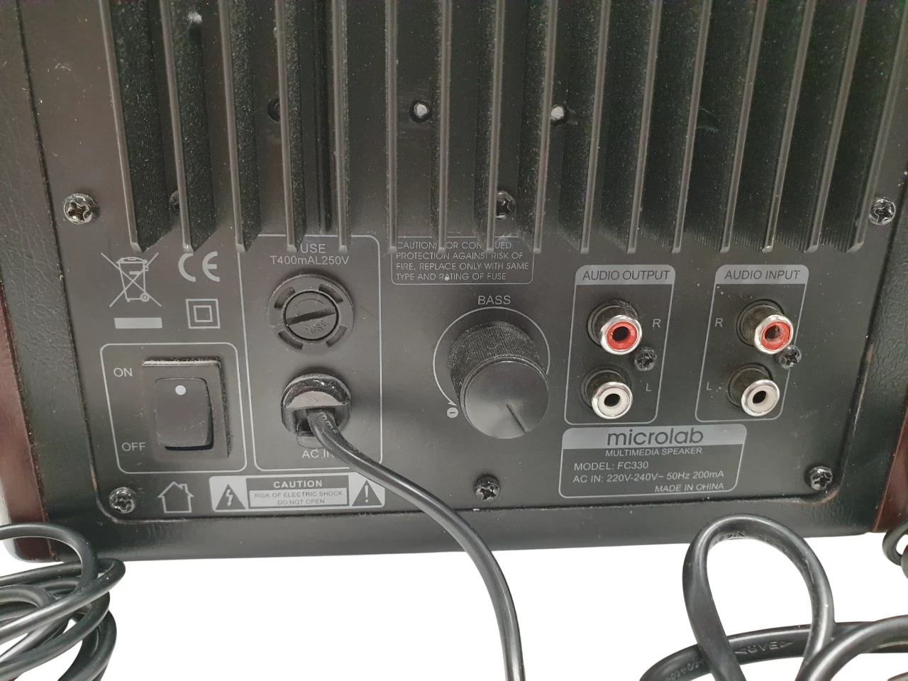 zestaw-glosnikow-21-microlab-v12-fc330-zakres-czestotliwosci