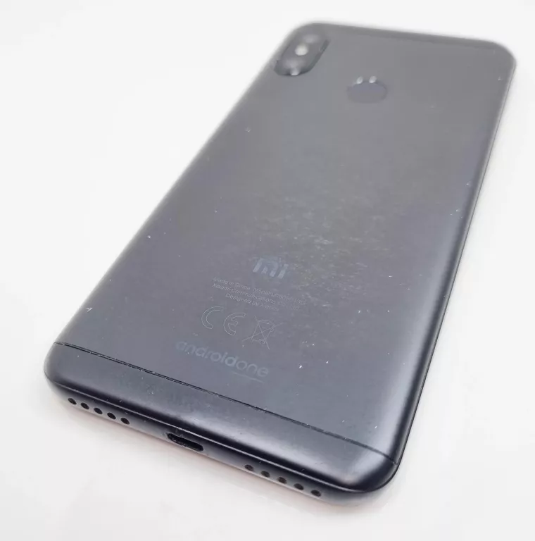TELEFON XIAOMI MI A2 LITE 4 GB / 64 GB 4G (LTE)