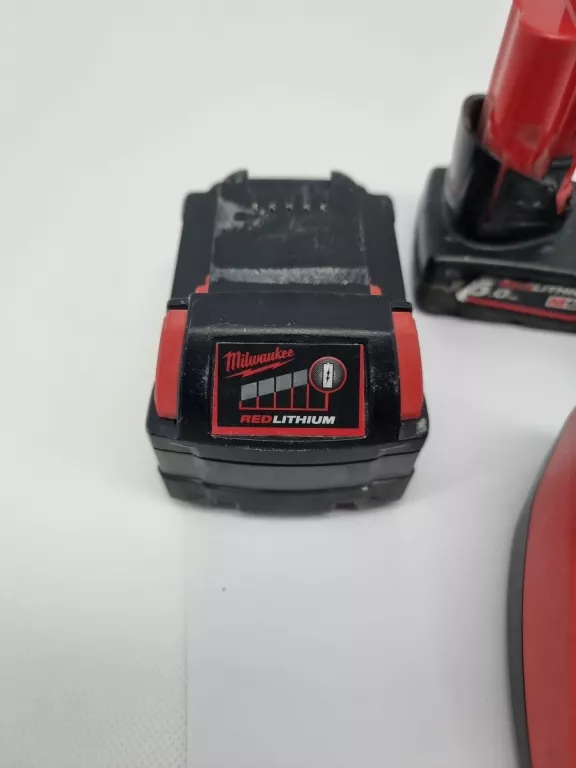 ZESTAW MILWAUKEE ŁADOWARKA AKU 5.0AH M12 PLUS M18 5.0AH