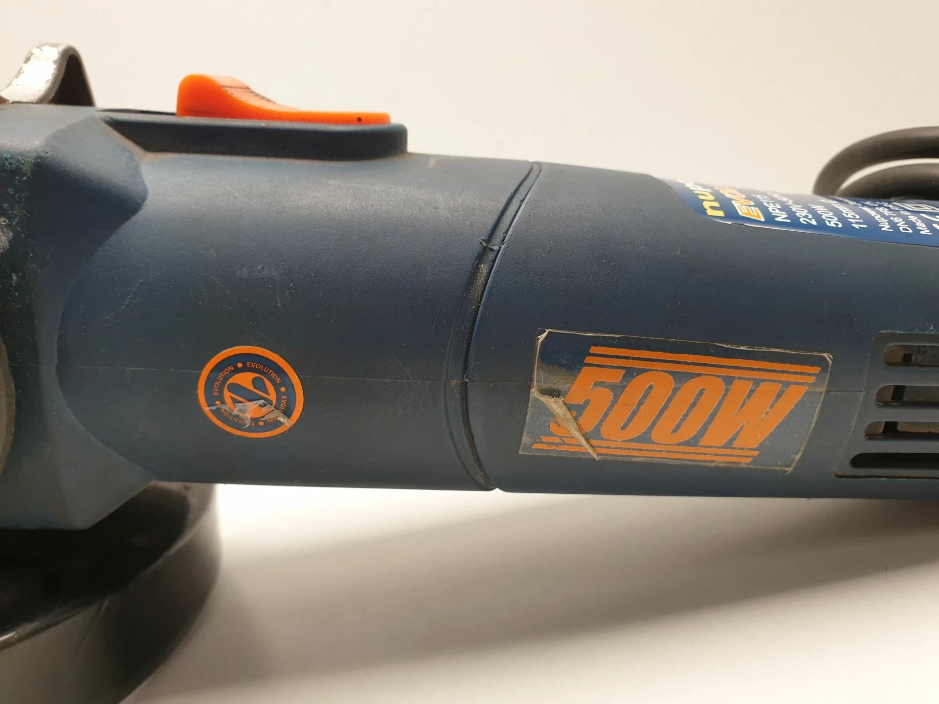 szlifierka-katowa-nupower-evolution-npe115-500w-ean-gtin-8016738708059