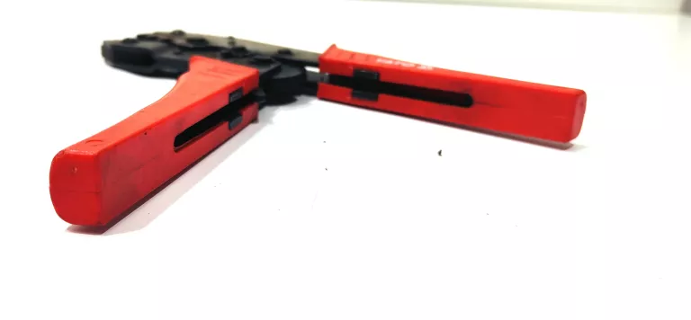 SZCZYPCE DO ZACISKANIA KONEKTORÓW YATO YT-2300