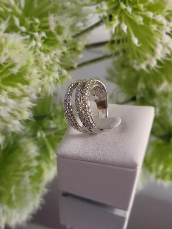 SREBRNY PIERŚCIONEK Z CYRKONIAMI 6,75 G 925